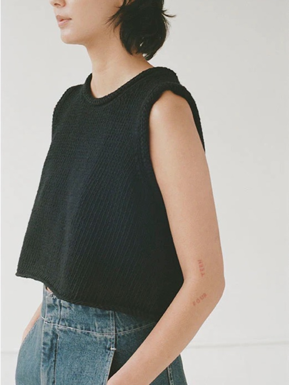 Shaina Mote Brisa in Onyx, L